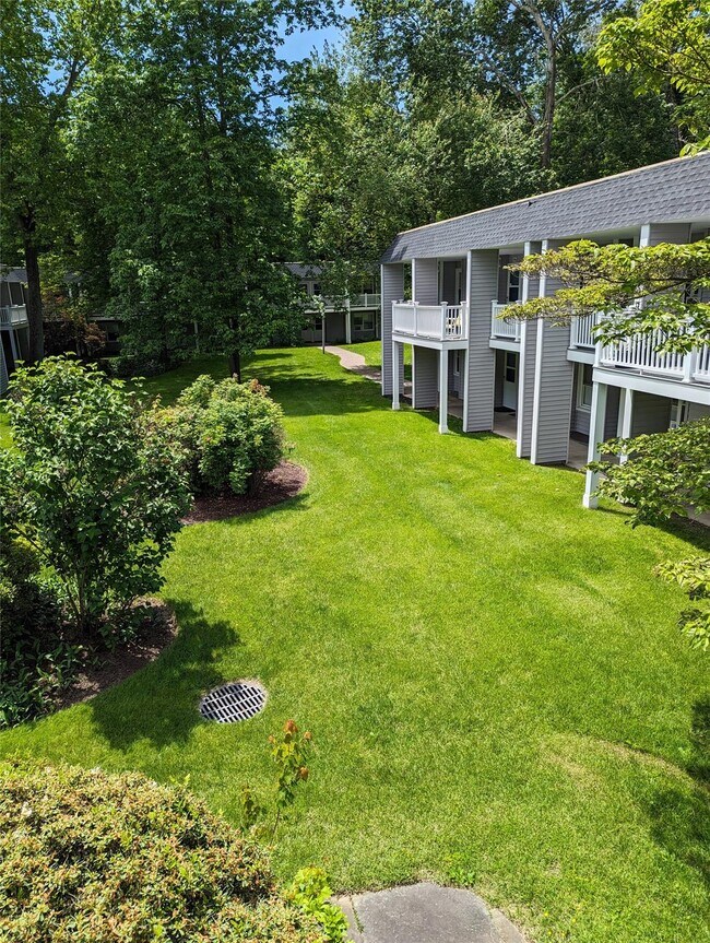 Foto del edificio - 10 Wild Oaks Rd