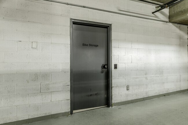 Photo du bâtiment - 1010-2601-1016 6 St SW