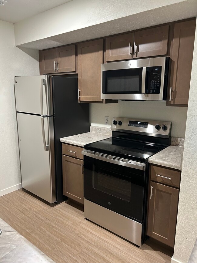 Building Photo - Cottonwood Creek Apartments