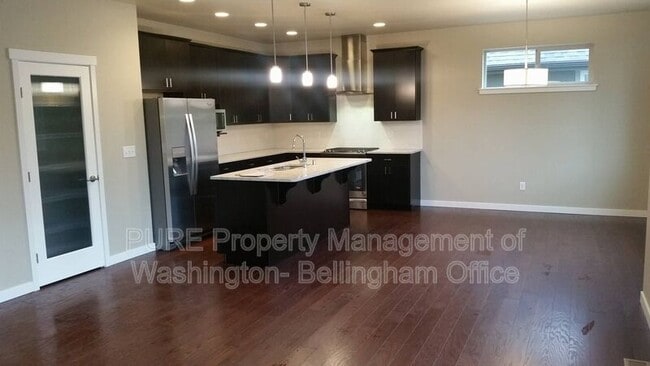 Foto del edificio - 704 Woodbury Wy