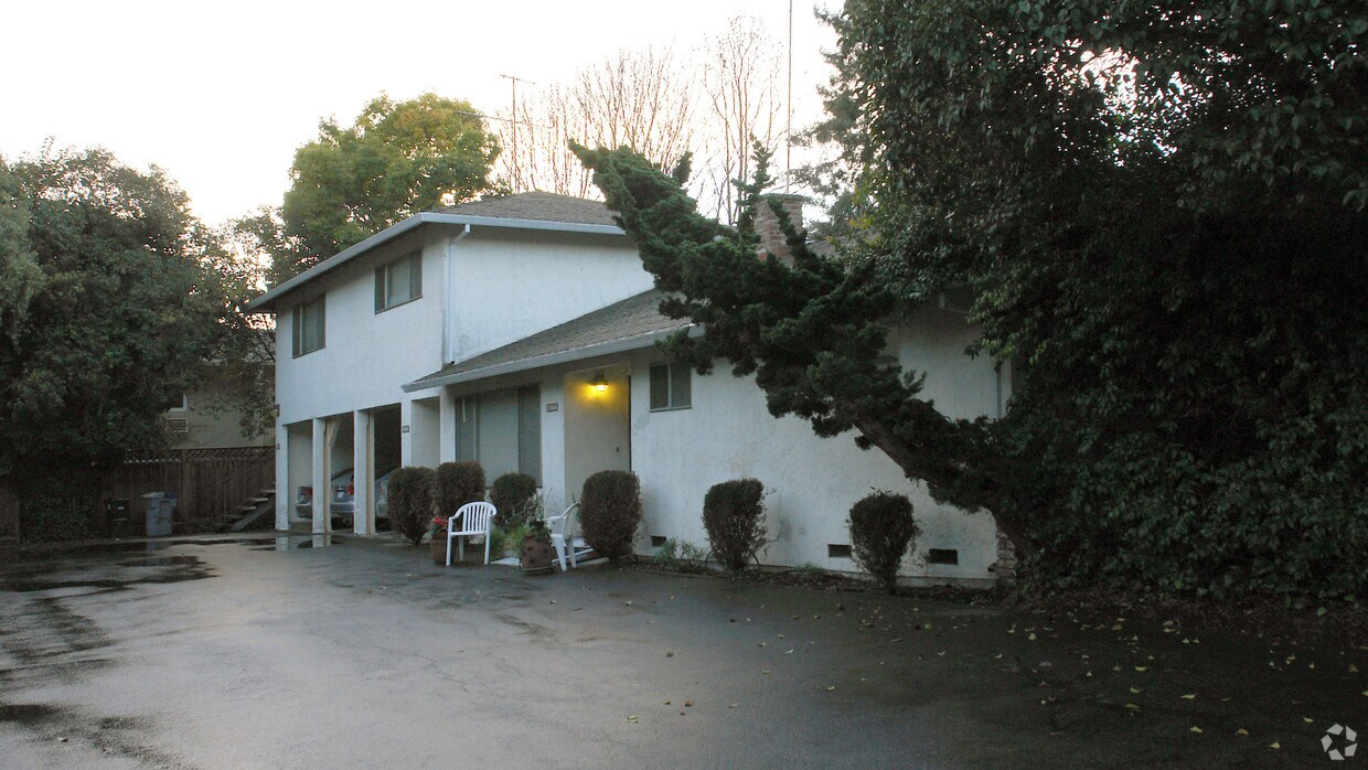 Foto del edificio - 691-695 Sierra Vista Ave