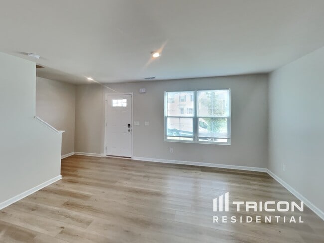 Building Photo - 3353 Thorpe Rd