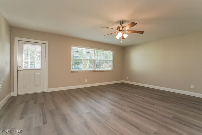 Foto del edificio - 15863 Willoughby Ln