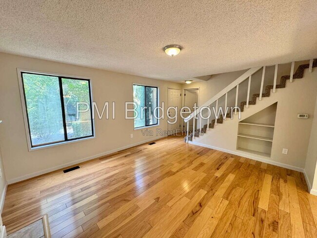 Foto del edificio - 702 SW 6th Ct