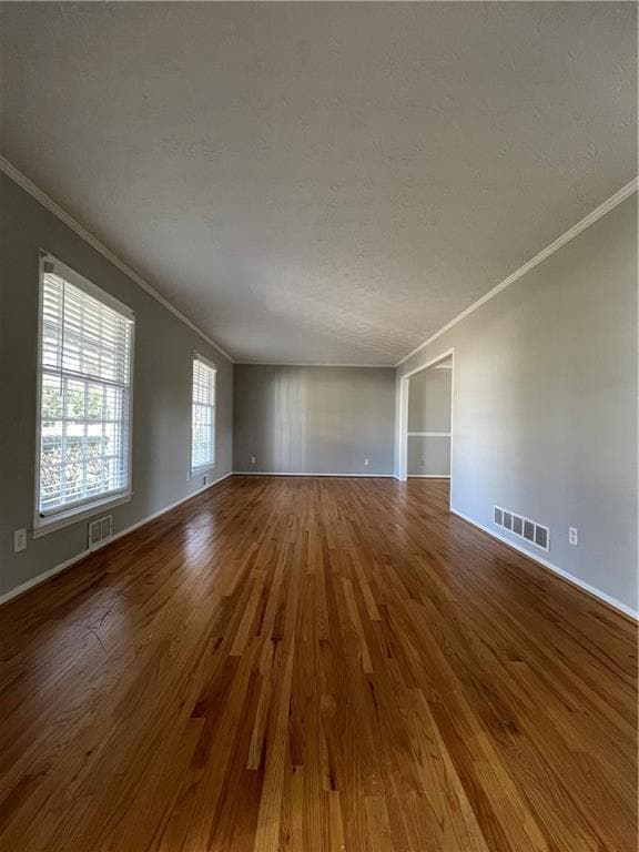 Building Photo - 2842 Fontainebleau Dr