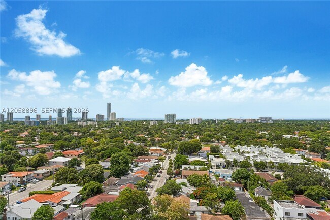 Foto del edificio - 900 SW 8th St