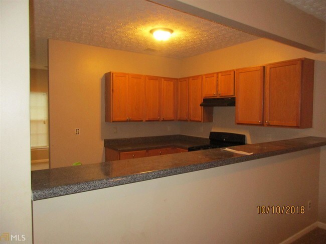 Building Photo - 2537 Walden Lake Dr
