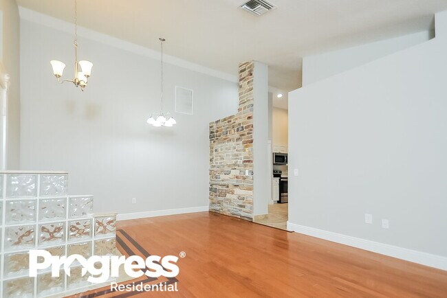Building Photo - 732 Somerstone Dr