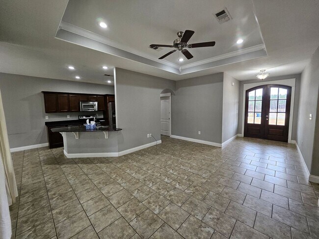 Building Photo - 165 James Dr