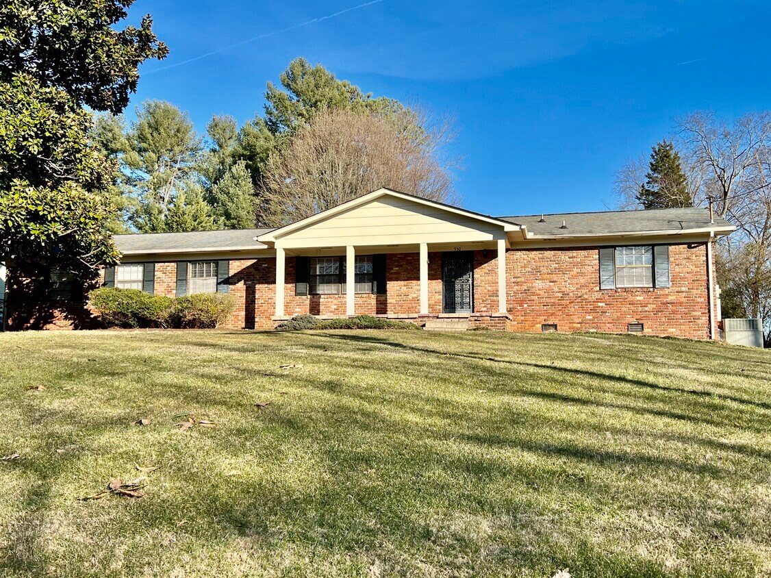 930 Corning Rd, Knoxville, TN 37923 House Rental in Knoxville, TN