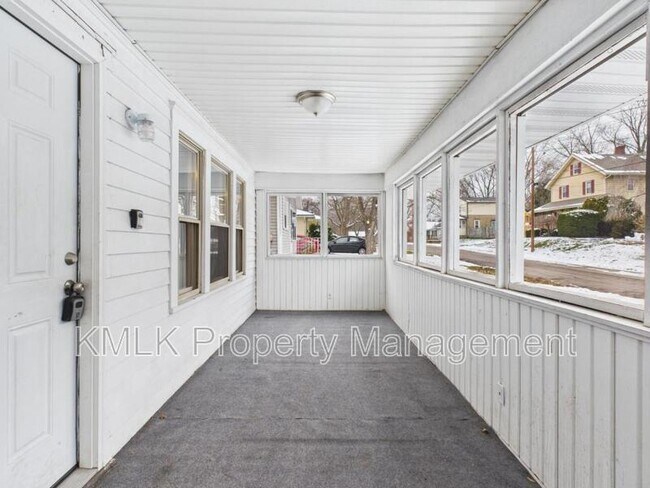 Building Photo - 754 Arcadia Ave