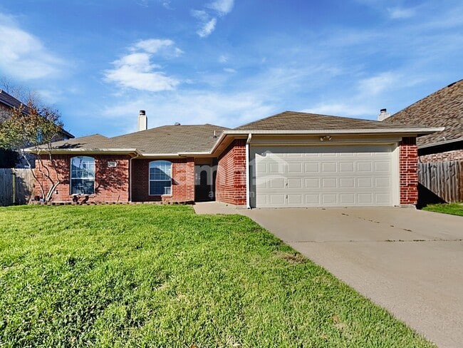 Building Photo - 333 Rock Hill Dr