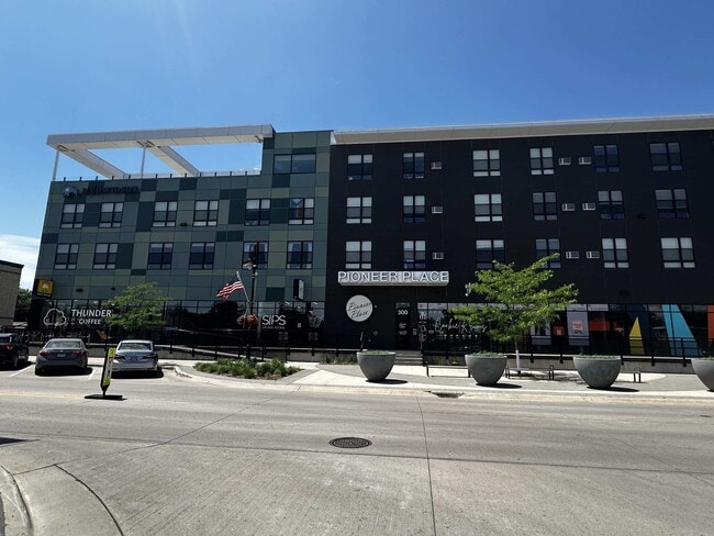 Building Photo - 300 Sheyenne St