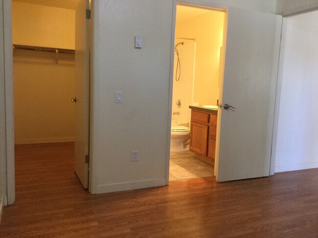 Building Photo - Sloat Apartments