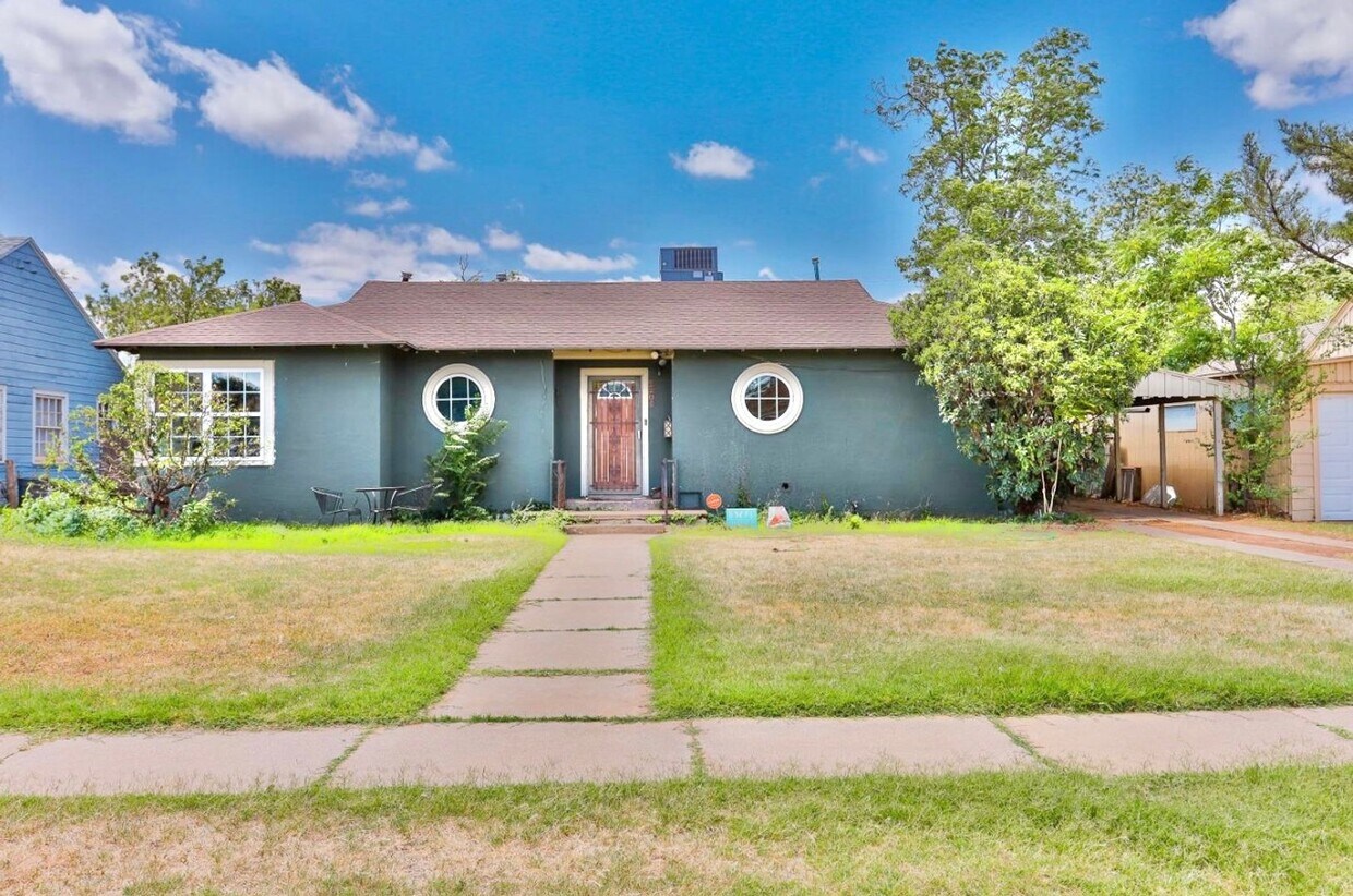 Foto principal - 2205 28th St