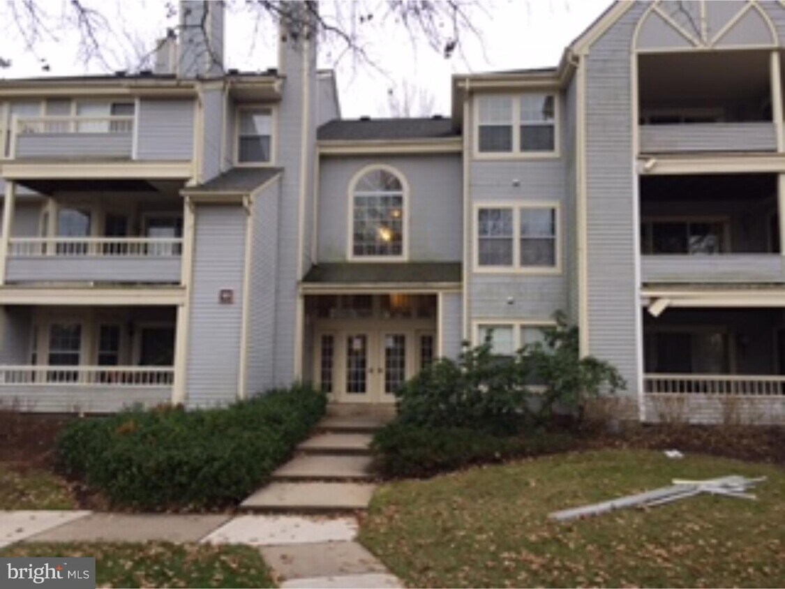 Primary Photo - 121 Commonwealth Ct