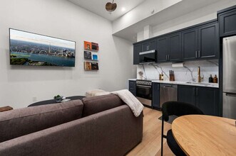 Building Photo - 168 McCaul St