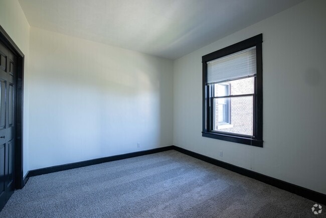 2BR, 1BA - 950SF - Vue at 7th