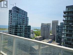 Building Photo - 19 Bathurst St