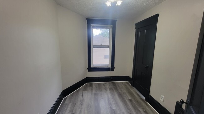 Building Photo - 84 Bittman St