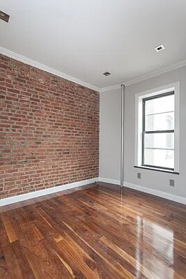 Foto del edificio - 240 E 110th St