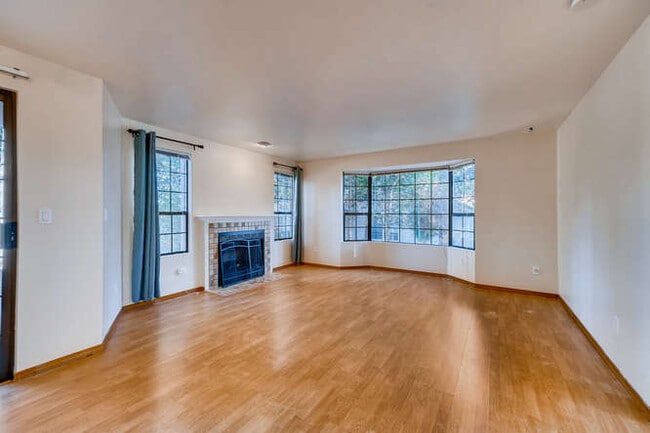 Building Photo - 8621 137th Ave NE