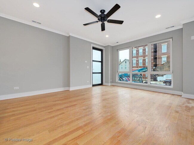 Building Photo - 2305 W 19th St