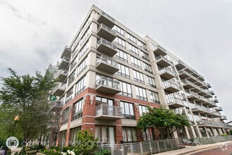 Building Photo - 1000 N Kingsbury St