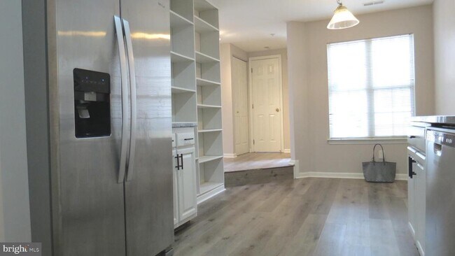 Foto del edificio - 16202 Ellipse Terrace