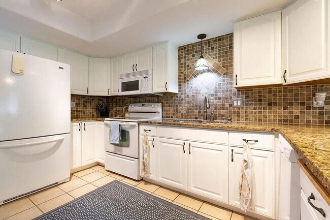 Foto del edificio - Easy Living! 3 Bedroom Home Condo in St. G...