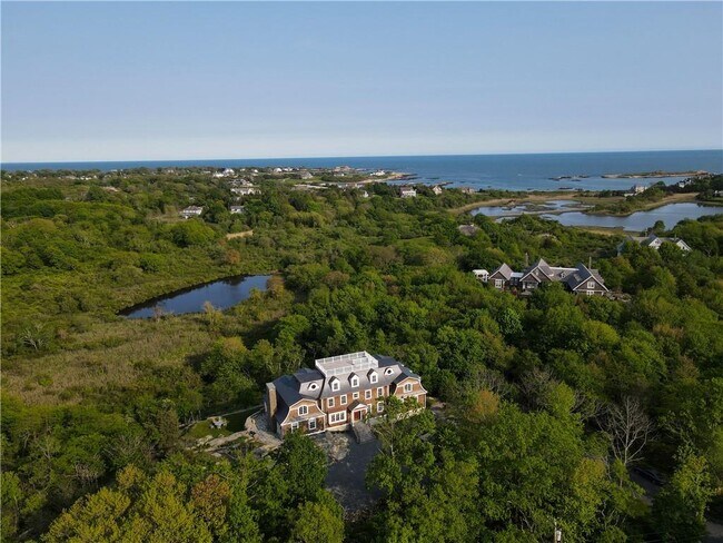 Foto del edificio - 50 Brenton Rd