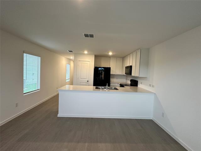 Foto del edificio - 925 Sandhill Crane Ln