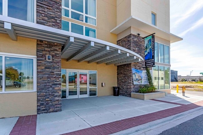 Houston Street Manor photo'