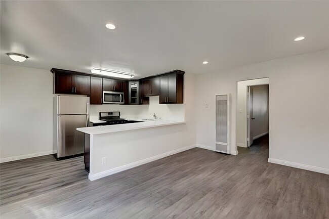 Foto del edificio - 1305 N Garfield Ave