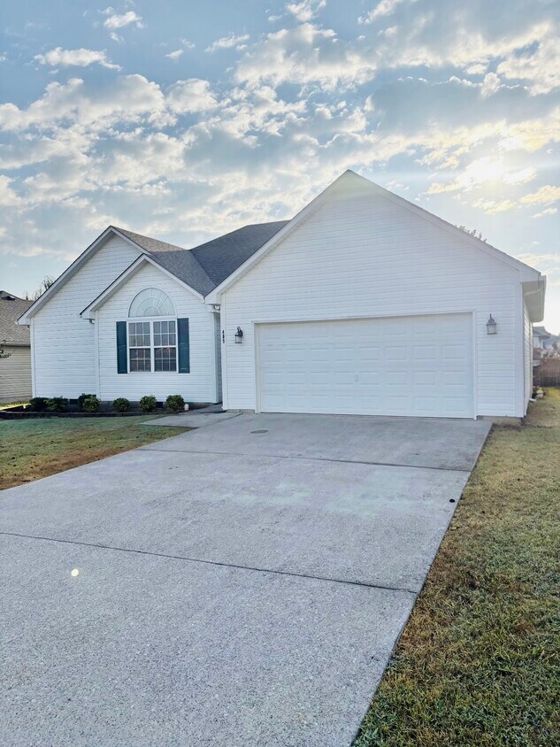 Foto principal - 409 Cedar Hollow Dr