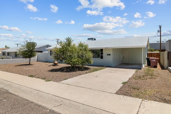 Building Photo - 6719 E Latham St