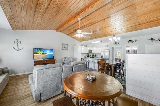 Building Photo - 1813 Eleventh Street-SI ID1325620P