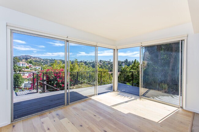 Foto del edificio - 2065 Glencoe Way