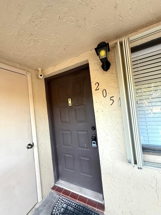 Foto del edificio - 6649 Somerset Dr