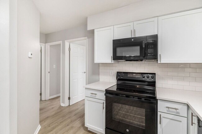 Foto del edificio - 639 Riverview Dr