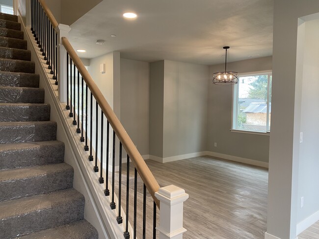 Dining Room - 812 E 68th St