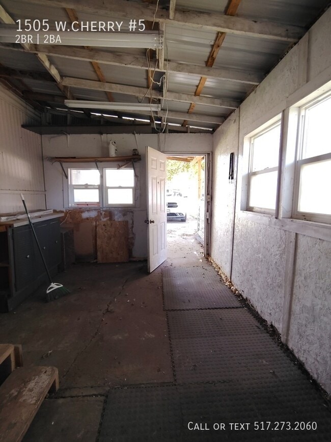 Building Photo - 1505 w.cherry #5 -