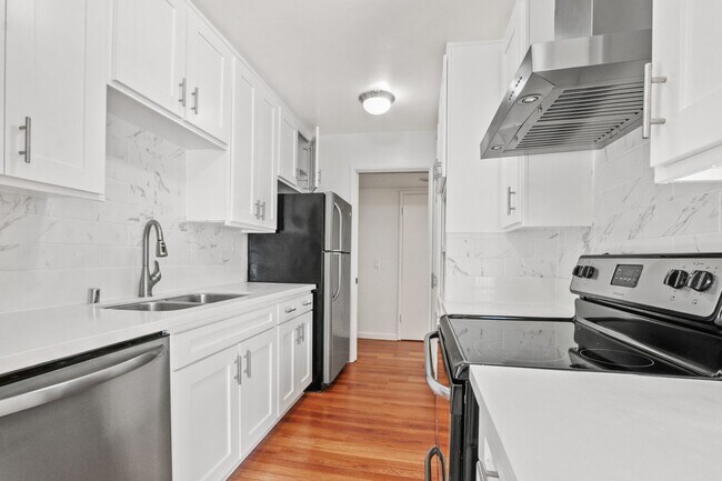 Foto del edificio - Eastborne Avenue Apartments