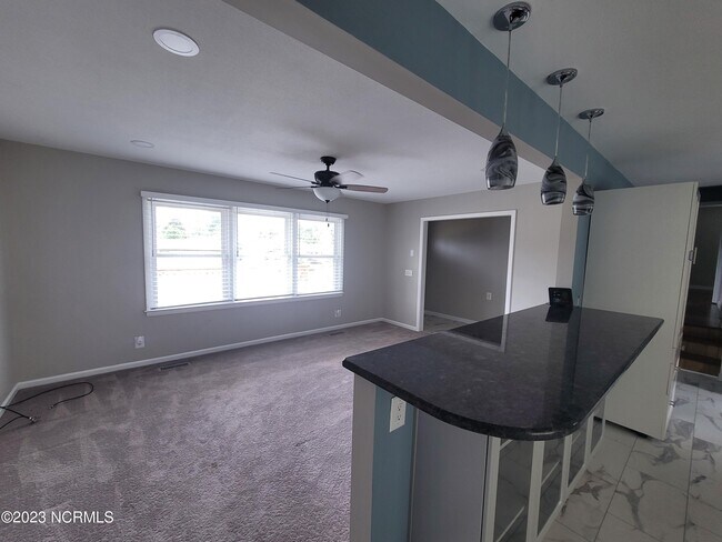 Building Photo - 4222 Lockwood Dr