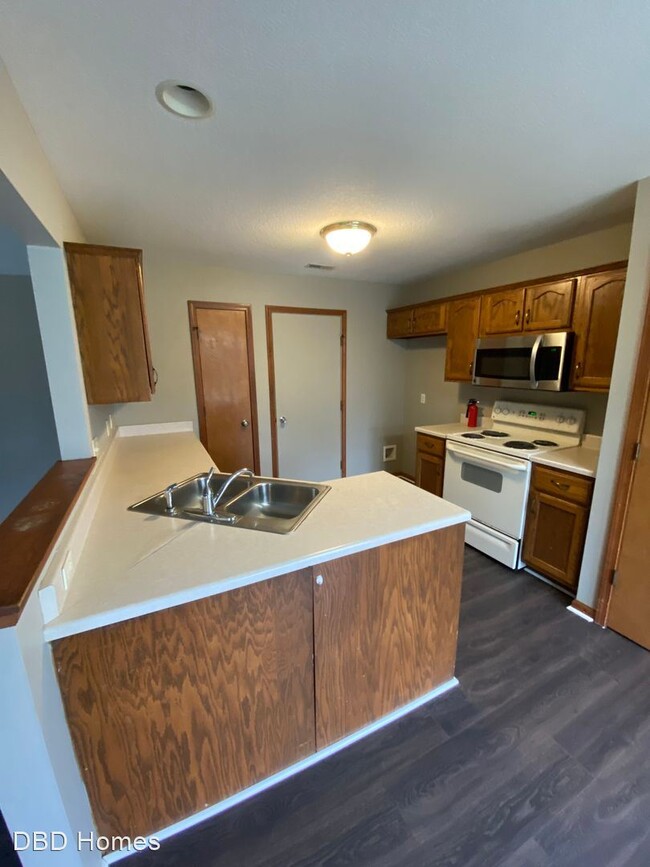 Building Photo - 3 br, 2 bath House - 9422 Acacia Passage