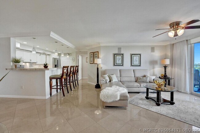 Building Photo - 3606 S Ocean Blvd