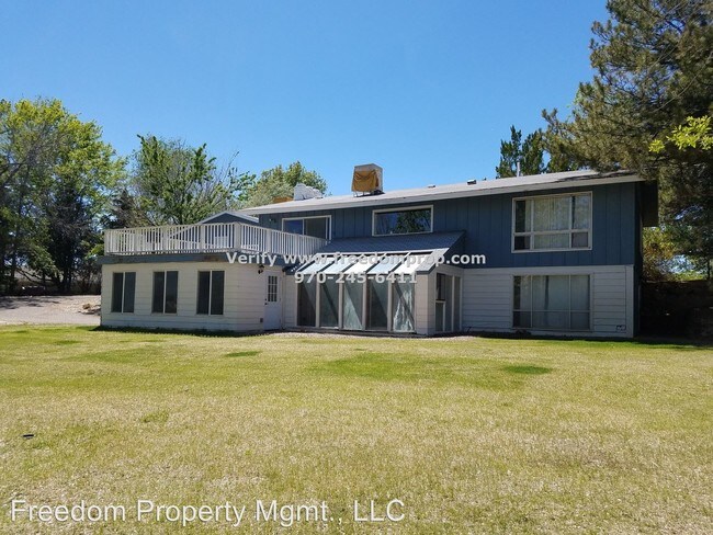 Building Photo - 662 Round Hill Dr