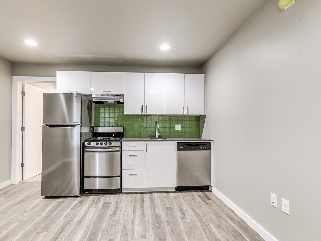 Foto principal - 2501 N Blackwelder Ave