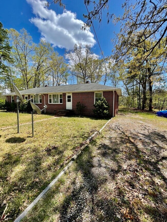 Building Photo - 1004 S Park Dr