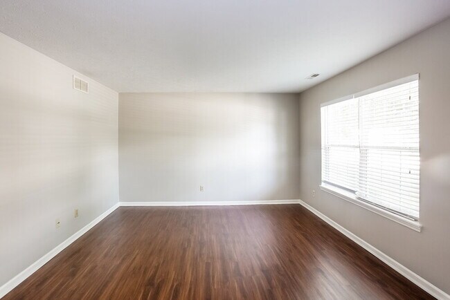 Foto del edificio - 7639 Dancy Dr